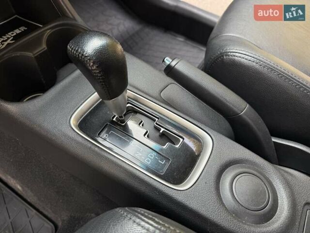 Міцубісі Аутлендер 2015 у Дніпро (Дніпропетровську) на Automoto.ua Білий Міцубісі Аутлендер, об'ємом двигуна 2.36 л та пробігом 178 тис. км за 14500 $, фото 26 на Automoto.ua