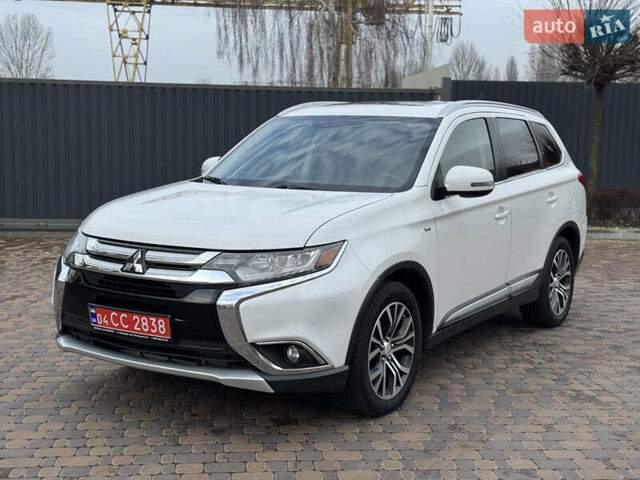 Белый Мицубиси Аутлендер, объемом двигателя 3 л и пробегом 310 тыс. км за 12700 $, фото 49 на Automoto.ua