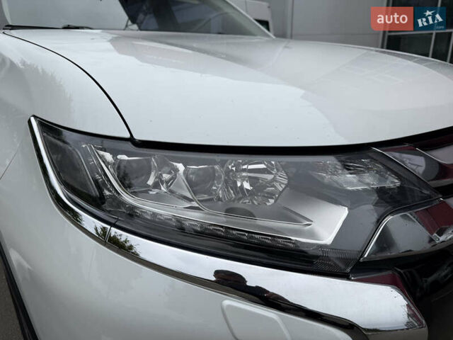 Белый Мицубиси Аутлендер, объемом двигателя 2.4 л и пробегом 159 тыс. км за 16999 $, фото 14 на Automoto.ua