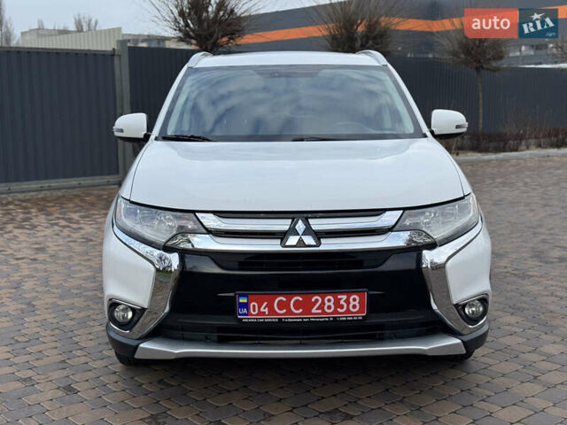 Белый Мицубиси Аутлендер, объемом двигателя 3 л и пробегом 310 тыс. км за 12700 $, фото 19 на Automoto.ua