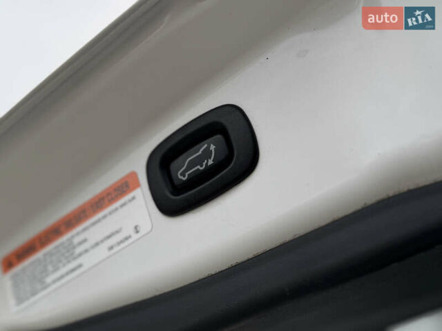 Белый Мицубиси Аутлендер, объемом двигателя 2.2 л и пробегом 140 тыс. км за 16200 $, фото 94 на Automoto.ua