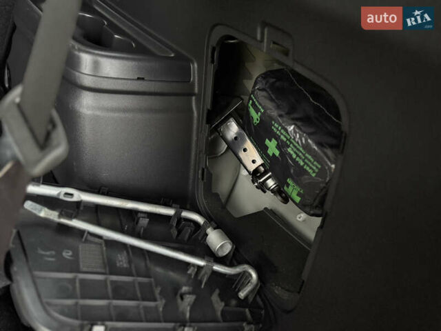 Белый Мицубиси Аутлендер, объемом двигателя 2.2 л и пробегом 140 тыс. км за 16200 $, фото 93 на Automoto.ua