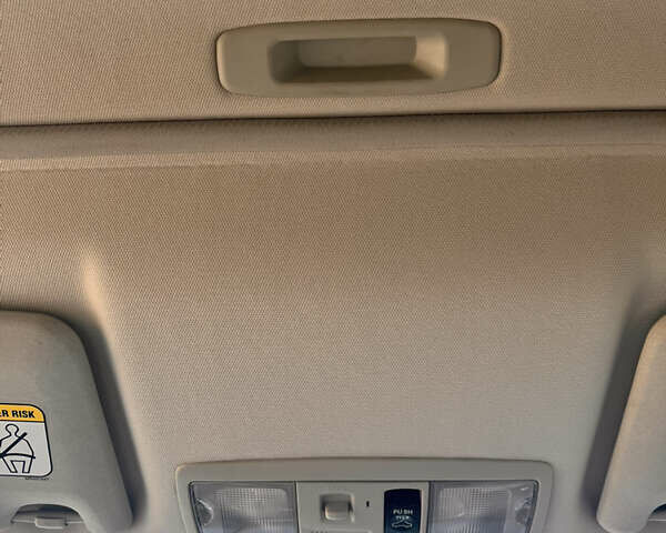 Белый Мицубиси Аутлендер, объемом двигателя 3 л и пробегом 197 тыс. км за 15500 $, фото 44 на Automoto.ua