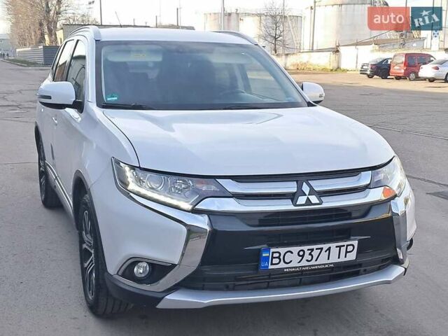 Білий Міцубісі Аутлендер, об'ємом двигуна 2.3 л та пробігом 130 тис. км за 14999 $, фото 9 на Automoto.ua
