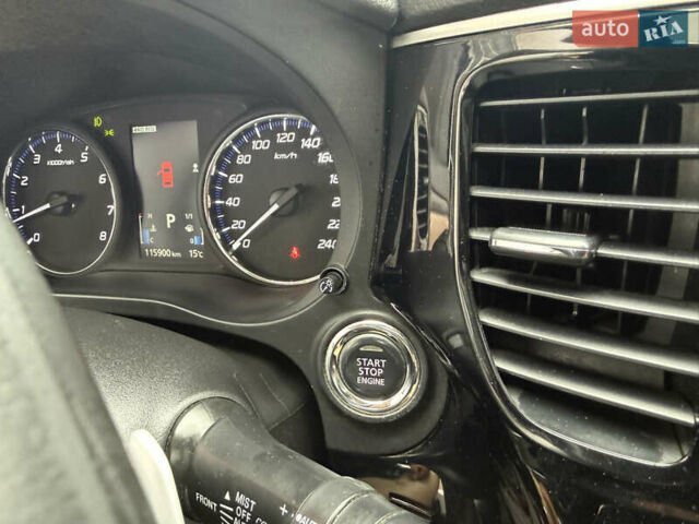 Белый Мицубиси Аутлендер, объемом двигателя 2.4 л и пробегом 160 тыс. км за 16500 $, фото 37 на Automoto.ua