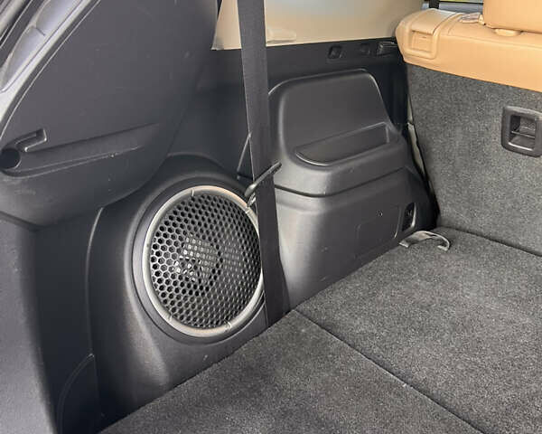 Белый Мицубиси Аутлендер, объемом двигателя 3 л и пробегом 197 тыс. км за 15300 $, фото 28 на Automoto.ua