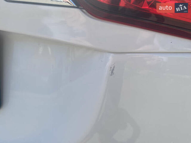 Білий Міцубісі Аутлендер, об'ємом двигуна 2.36 л та пробігом 159 тис. км за 15500 $, фото 8 на Automoto.ua