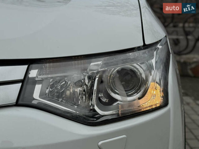 Белый Мицубиси Аутлендер, объемом двигателя 2.2 л и пробегом 140 тыс. км за 16200 $, фото 10 на Automoto.ua