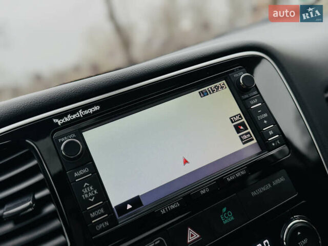 Белый Мицубиси Аутлендер, объемом двигателя 2.2 л и пробегом 140 тыс. км за 16200 $, фото 56 на Automoto.ua