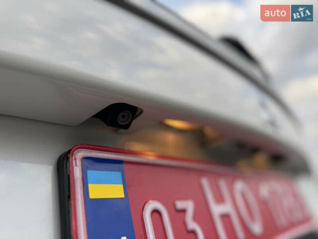 Білий Міцубісі Аутлендер, об'ємом двигуна 2 л та пробігом 103 тис. км за 15900 $, фото 39 на Automoto.ua