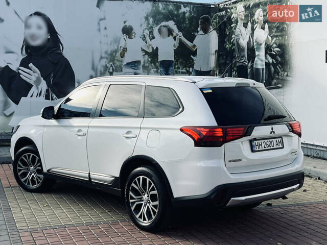 Белый Мицубиси Аутлендер, объемом двигателя 2.4 л и пробегом 147 тыс. км за 12999 $, фото 17 на Automoto.ua