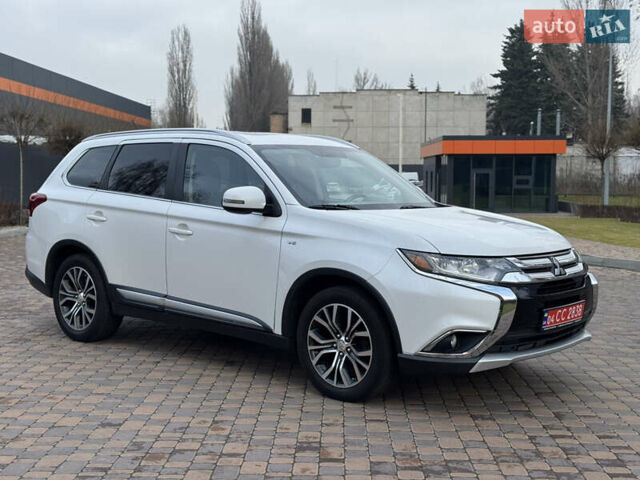 Белый Мицубиси Аутлендер, объемом двигателя 3 л и пробегом 310 тыс. км за 12700 $, фото 21 на Automoto.ua