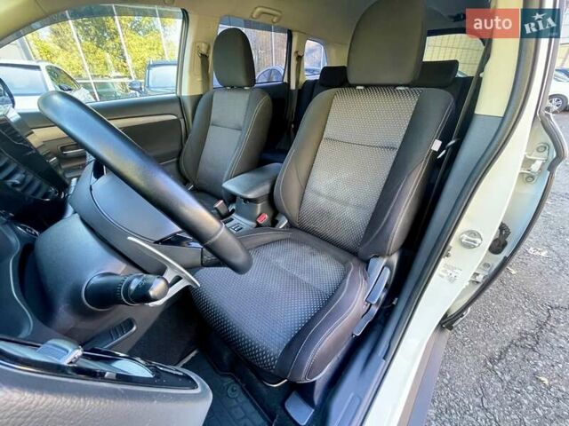 Белый Мицубиси Аутлендер, объемом двигателя 2 л и пробегом 146 тыс. км за 14500 $, фото 20 на Automoto.ua