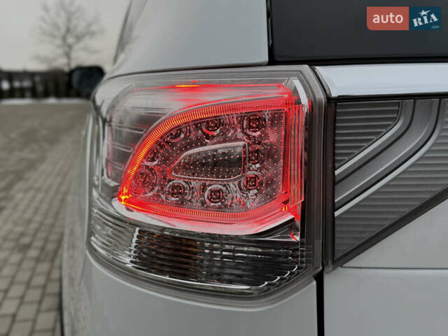 Белый Мицубиси Аутлендер, объемом двигателя 2.2 л и пробегом 140 тыс. км за 16200 $, фото 29 на Automoto.ua