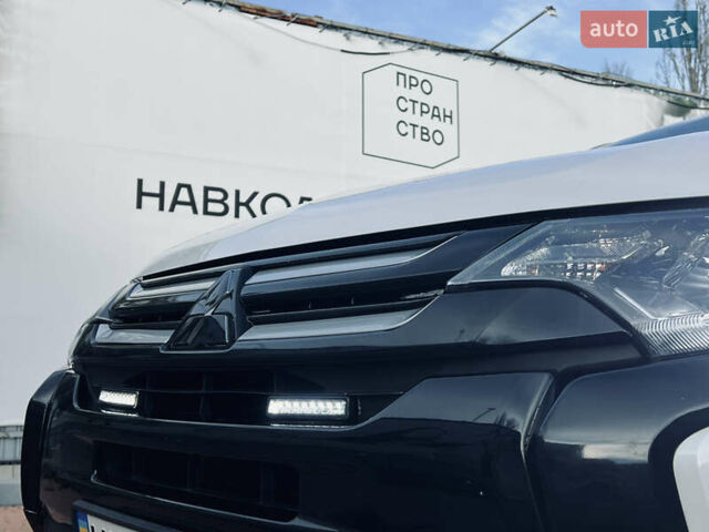 Белый Мицубиси Аутлендер, объемом двигателя 2.4 л и пробегом 147 тыс. км за 12999 $, фото 27 на Automoto.ua