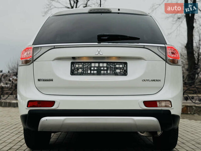 Белый Мицубиси Аутлендер, объемом двигателя 2.2 л и пробегом 140 тыс. км за 16200 $, фото 27 на Automoto.ua