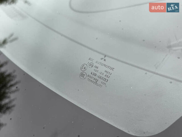 Белый Мицубиси Аутлендер, объемом двигателя 2.4 л и пробегом 160 тыс. км за 16600 $, фото 15 на Automoto.ua