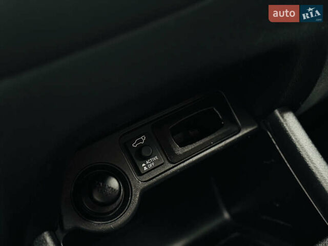 Белый Мицубиси Аутлендер, объемом двигателя 2.2 л и пробегом 140 тыс. км за 16200 $, фото 59 на Automoto.ua