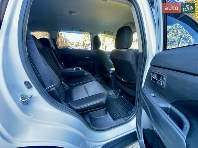 Белый Мицубиси Аутлендер, объемом двигателя 2 л и пробегом 146 тыс. км за 14500 $, фото 28 на Automoto.ua