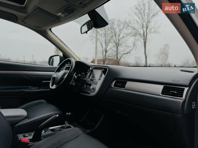 Белый Мицубиси Аутлендер, объемом двигателя 2.2 л и пробегом 140 тыс. км за 16200 $, фото 65 на Automoto.ua