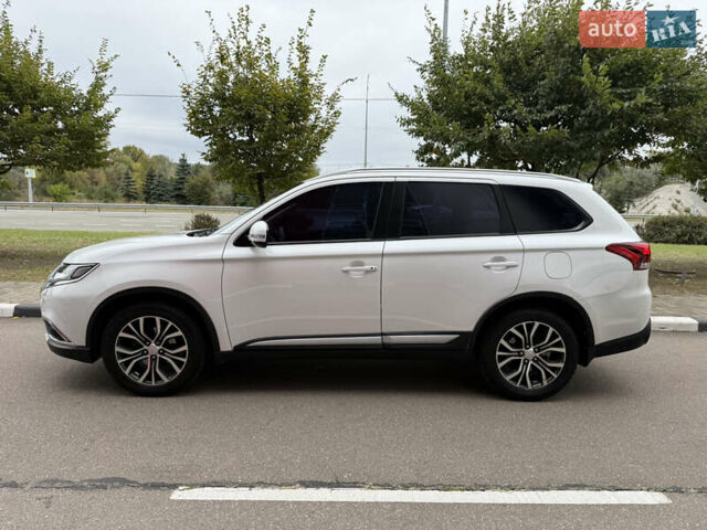 Мицубиси Аутлендер 2015 в Киеве на Automoto.ua Белый Мицубиси Аутлендер, объемом двигателя 2.4 л и пробегом 159 тыс. км за 17300 $, фото 7 на Automoto.ua