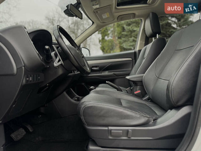 Белый Мицубиси Аутлендер, объемом двигателя 2.2 л и пробегом 140 тыс. км за 16200 $, фото 43 на Automoto.ua