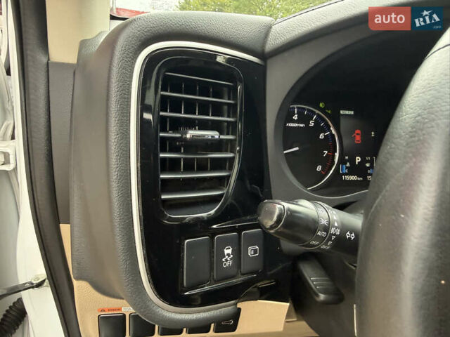 Белый Мицубиси Аутлендер, объемом двигателя 2.4 л и пробегом 160 тыс. км за 16999 $, фото 35 на Automoto.ua