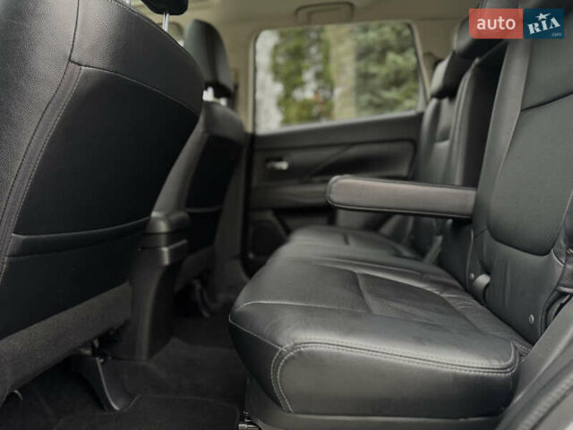 Белый Мицубиси Аутлендер, объемом двигателя 2.2 л и пробегом 140 тыс. км за 16200 $, фото 81 на Automoto.ua