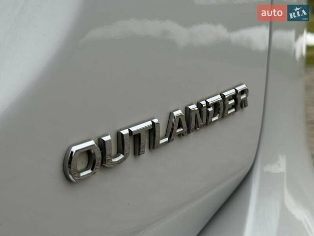 Белый Мицубиси Аутлендер, объемом двигателя 2.2 л и пробегом 140 тыс. км за 16200 $, фото 33 на Automoto.ua