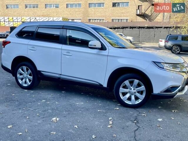 Белый Мицубиси Аутлендер, объемом двигателя 2 л и пробегом 146 тыс. км за 14500 $, фото 8 на Automoto.ua