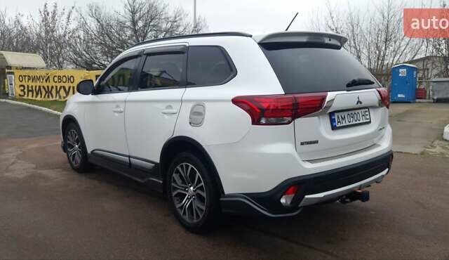 Белый Мицубиси Аутлендер, объемом двигателя 2.4 л и пробегом 240 тыс. км за 14900 $, фото 8 на Automoto.ua
