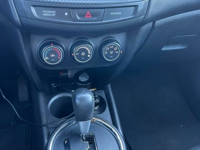 Белый Мицубиси Аутлендер, объемом двигателя 2 л и пробегом 255 тыс. км за 11500 $, фото 8 на Automoto.ua