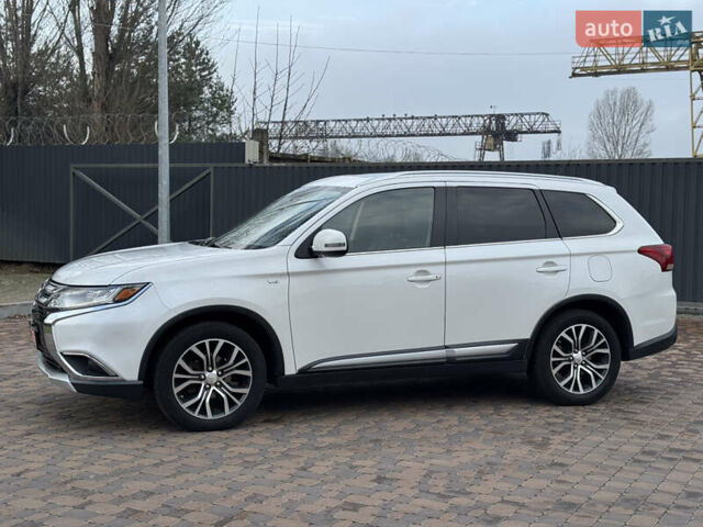 Белый Мицубиси Аутлендер, объемом двигателя 3 л и пробегом 310 тыс. км за 12700 $, фото 41 на Automoto.ua