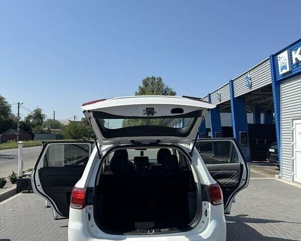 Білий Міцубісі Аутлендер, об'ємом двигуна 2.4 л та пробігом 91 тис. км за 15900 $, фото 5 на Automoto.ua