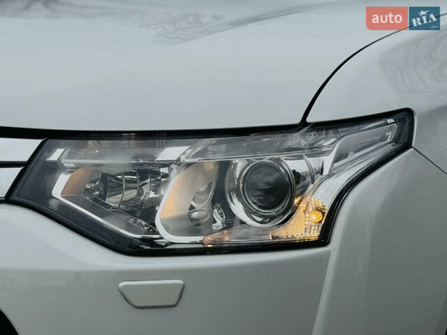 Белый Мицубиси Аутлендер, объемом двигателя 2.2 л и пробегом 140 тыс. км за 16200 $, фото 11 на Automoto.ua