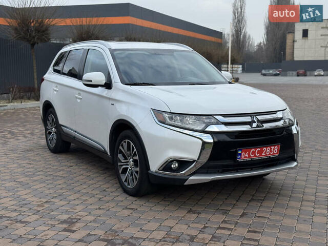 Белый Мицубиси Аутлендер, объемом двигателя 3 л и пробегом 310 тыс. км за 12700 $, фото 22 на Automoto.ua