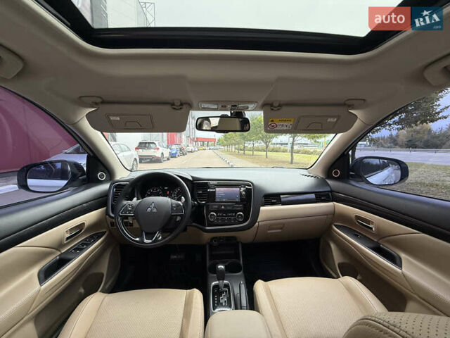 Белый Мицубиси Аутлендер, объемом двигателя 2.4 л и пробегом 160 тыс. км за 16900 $, фото 44 на Automoto.ua