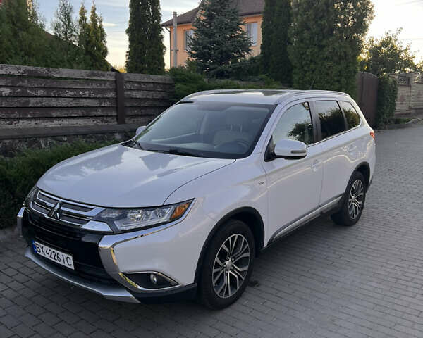Белый Мицубиси Аутлендер, объемом двигателя 3 л и пробегом 197 тыс. км за 15500 $, фото 49 на Automoto.ua