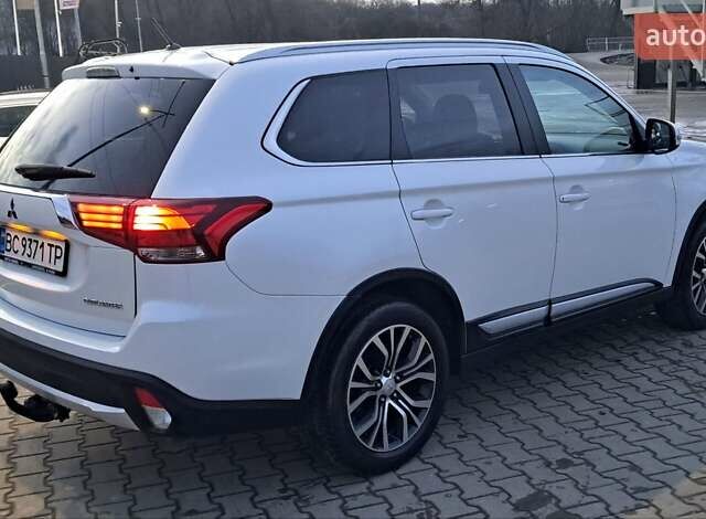 Білий Міцубісі Аутлендер, об'ємом двигуна 2.3 л та пробігом 130 тис. км за 14999 $, фото 34 на Automoto.ua