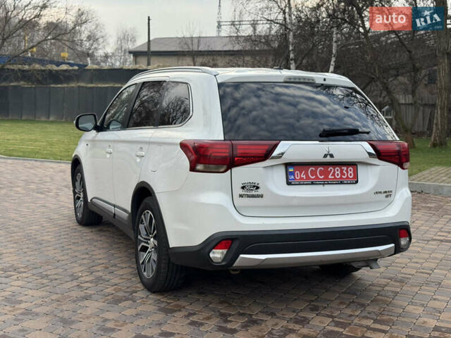 Белый Мицубиси Аутлендер, объемом двигателя 3 л и пробегом 310 тыс. км за 12700 $, фото 33 на Automoto.ua