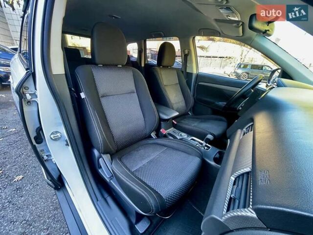 Белый Мицубиси Аутлендер, объемом двигателя 2 л и пробегом 146 тыс. км за 14500 $, фото 26 на Automoto.ua