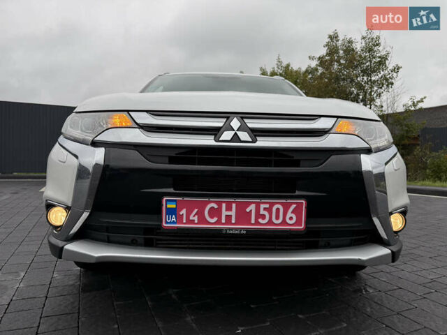 Мицубиси Аутлендер 2016 в Самборе на Automoto.ua Белый Мицубиси Аутлендер, объемом двигателя 2.23 л и пробегом 215 тыс. км за 17500 $, фото 9 на Automoto.ua