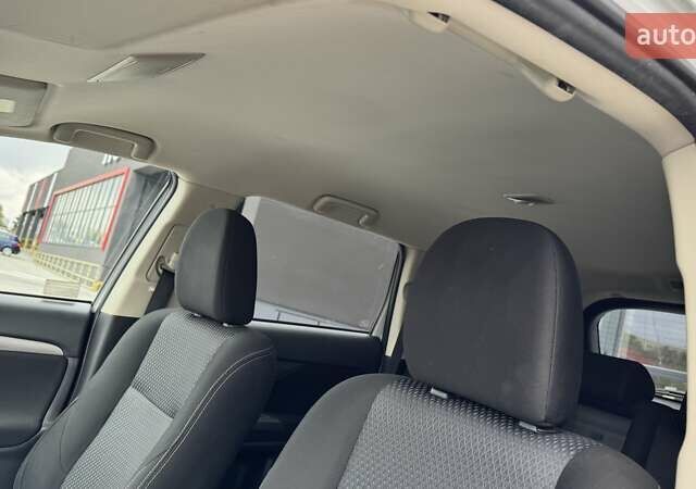 Белый Мицубиси Аутлендер, объемом двигателя 2.2 л и пробегом 199 тыс. км за 17999 $, фото 22 на Automoto.ua