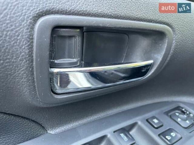 Белый Мицубиси Аутлендер, объемом двигателя 3 л и пробегом 115 тыс. км за 15300 $, фото 13 на Automoto.ua