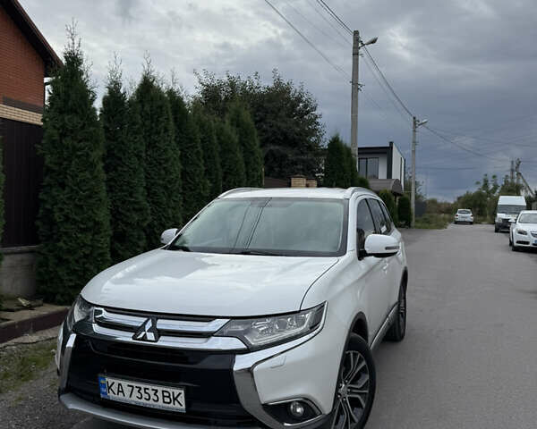Белый Мицубиси Аутлендер, объемом двигателя 2.36 л и пробегом 134 тыс. км за 18500 $, фото 35 на Automoto.ua