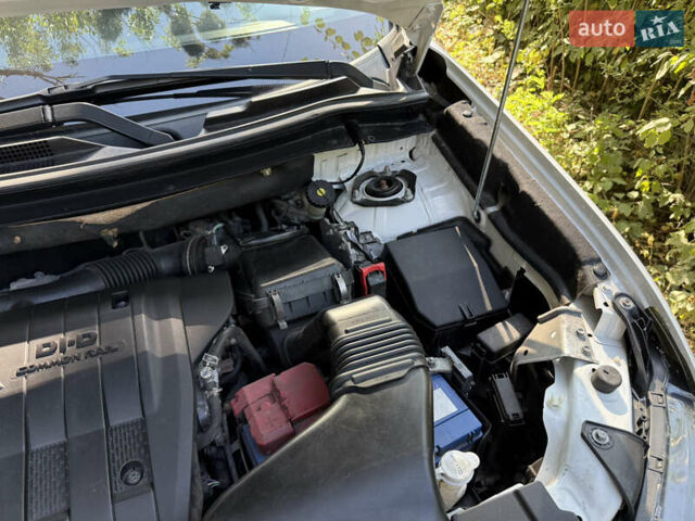 Белый Мицубиси Аутлендер, объемом двигателя 2.2 л и пробегом 240 тыс. км за 17999 $, фото 46 на Automoto.ua