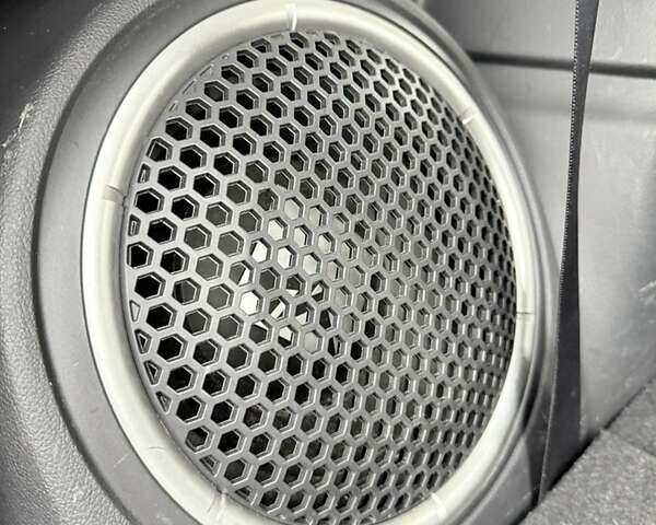 Білий Міцубісі Аутлендер, об'ємом двигуна 2.23 л та пробігом 215 тис. км за 17550 $, фото 84 на Automoto.ua