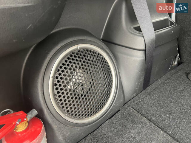 Білий Міцубісі Аутлендер, об'ємом двигуна 2.27 л та пробігом 145 тис. км за 18200 $, фото 29 на Automoto.ua