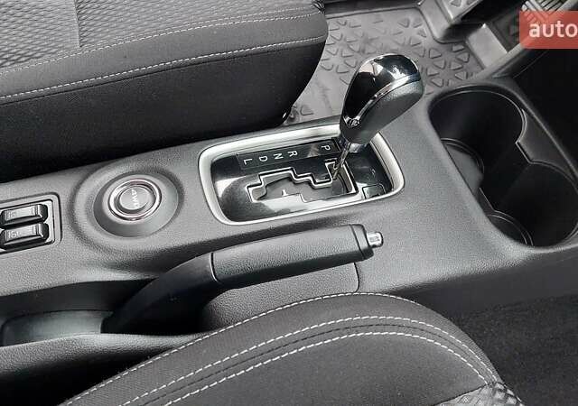 Белый Мицубиси Аутлендер, объемом двигателя 2.35 л и пробегом 127 тыс. км за 19000 $, фото 11 на Automoto.ua