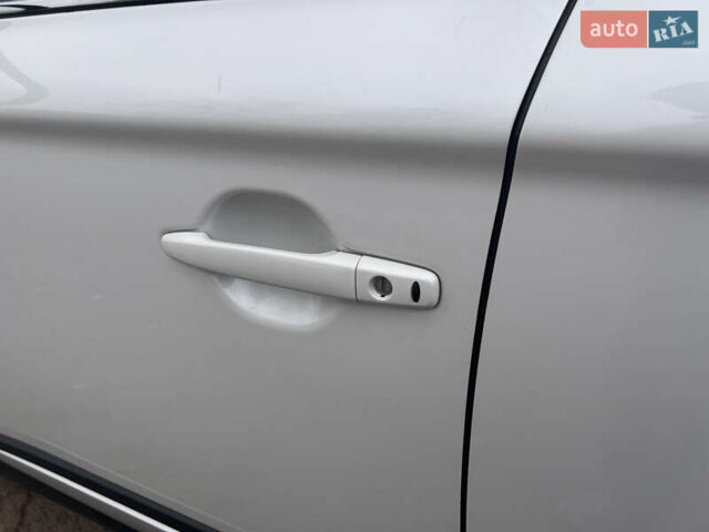 Білий Міцубісі Аутлендер, об'ємом двигуна 2.27 л та пробігом 145 тис. км за 18200 $, фото 10 на Automoto.ua